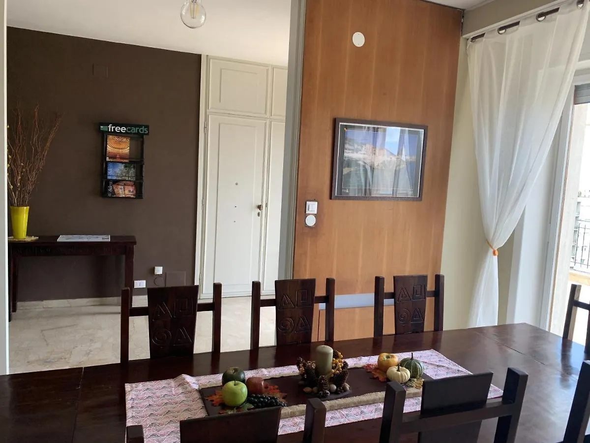 Alojamento de Acomodação e Pequeno-almoço L'Attico Di Piazza Mazzini Rooms Lecce