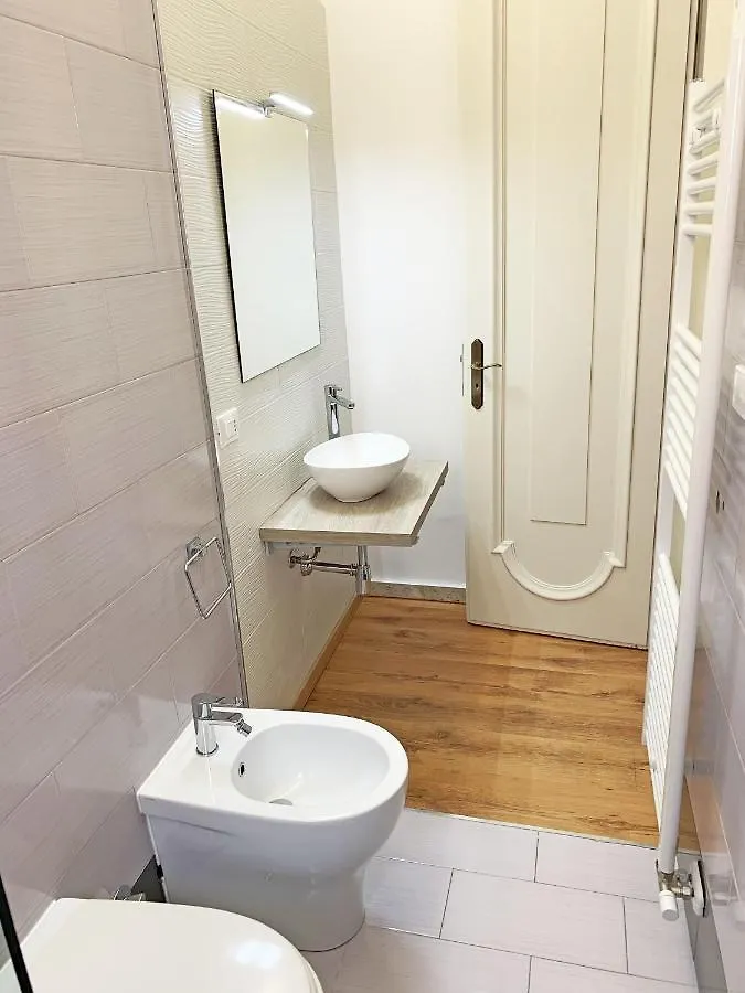 L'Attico di Piazza Mazzini Rooms Lecce 2*,  Italia